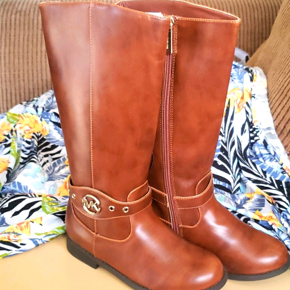 Micheal Kors boots 👢 girls